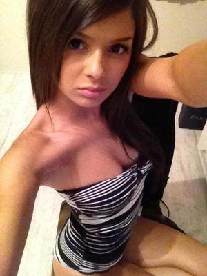 Hallie, 19, profile image for California dating page