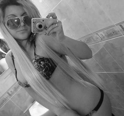 Briana, 19 from Illinois | Older Men and Younger Women Dating