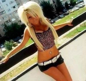 Maeve, age 23, local profile image in Hawaii