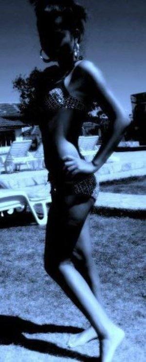 Private Chat with Eleanor (28) in California