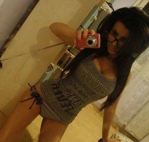Belinda (18) in New Jersey | Discreet Private Dating