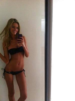 Sylvia (18) in Pennsylvania | Discreet Private Dating