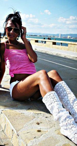 Private Chat with Carina (22) in California