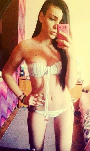 Mia (27) in Pennsylvania | Discreet Private Dating