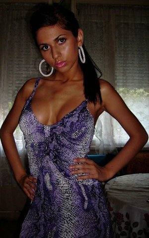 Maryam (20) in British Colombia | Discreet Private Dating