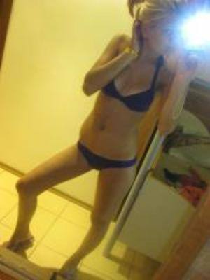 Meet Roxanne (30) from Utah | Confidential Encounters