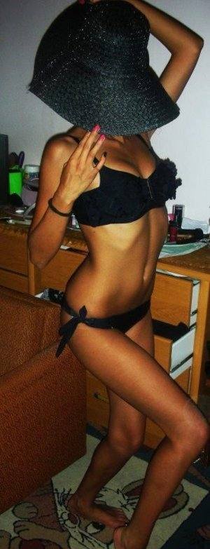 Private Chat with Yesenia (20) in Arizona