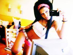 Meet Zaria (19) from Quebec | Confidential Encounters