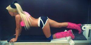 Meet Shirley (18) from Minnesota | Confidential Encounters