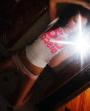 Lynn (23) in Tennessee | Discreet Private Dating