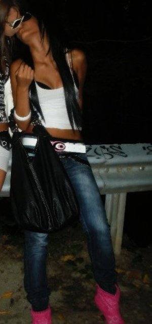 Private Chat with Myra (28) in Arizona