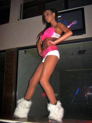 Elaine (20) in Quebec | Discreet Private Dating
