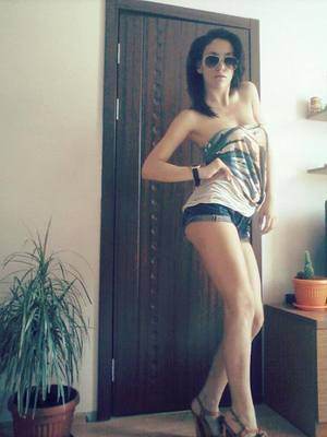 Photo of Elisa (18) from Arizona dating profile