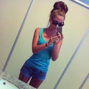 Meet Belinda (20) from Florida | Confidential Encounters