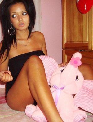 Ella from Cebolla, New Mexico is looking for adult webcam chat