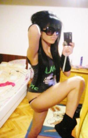 Escorts like Diana are down to fuck you now!