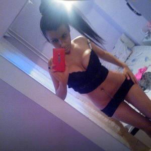 Dominica from Hildale, Utah is looking for adult webcam chat