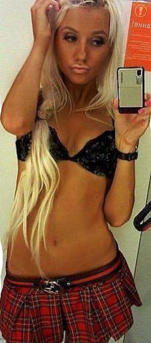 Eliana from Paragon, Indiana is looking for adult webcam chat