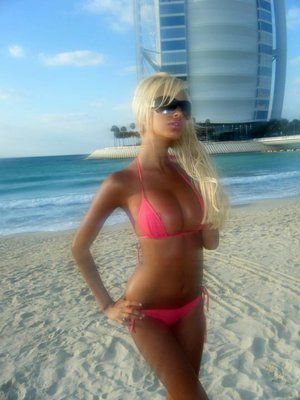 Clara from Michigan is interested in nsa sex with a nice, young man