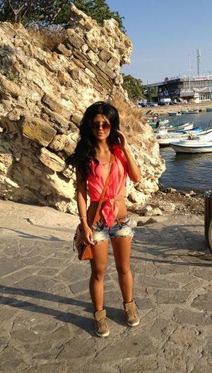 Anahi is a cheater looking for a guy like you!