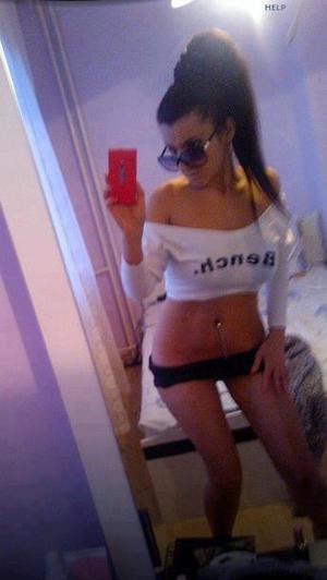 Celena from Snoqualmie, Washington is looking for adult webcam chat