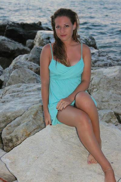 Celia from Ohio is interested in nsa sex with a nice, young man