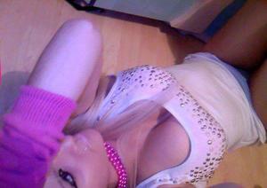Escorts like Aisha are down to fuck you now!