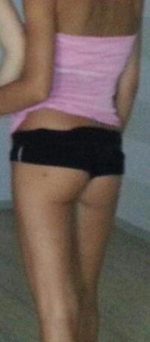 Looking for local cheaters? Take Arianna from Connecticut home with you