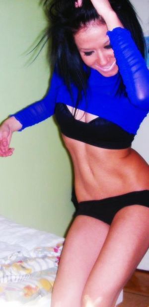 Looking for girls down to fuck? Katarina from Illinois is your girl
