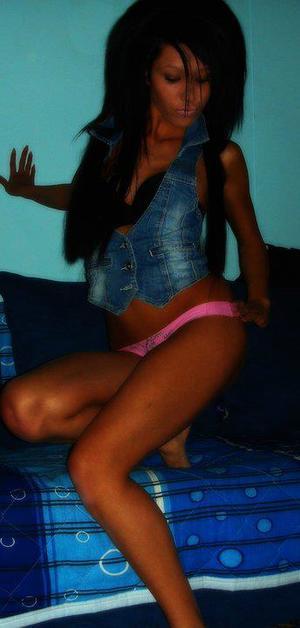 Meet local singles like Yesenia from Missouri who want to fuck tonight