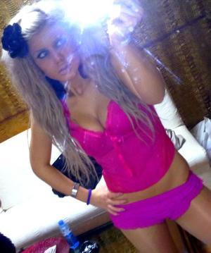 Meet local singles like Jeanette from Nebraska who want to fuck tonight