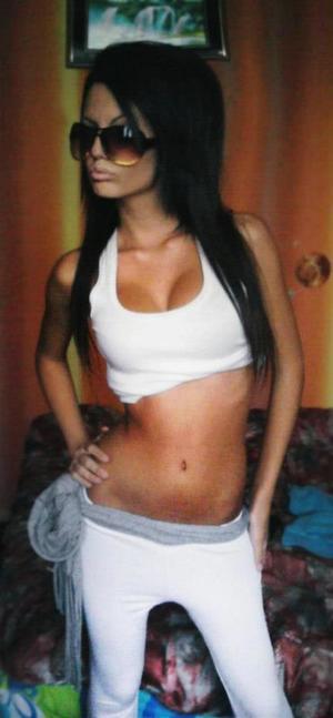 Brittani from Connecticut is looking for adult webcam chat