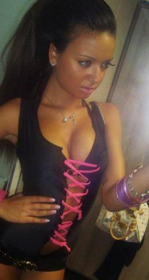Lea is a cheater looking for a guy like you!