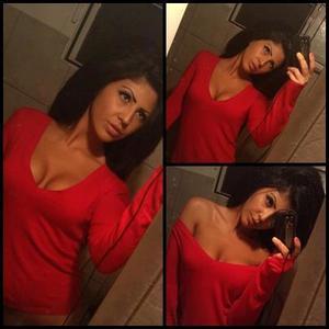 Scarlett is a cheater looking for a guy like you!