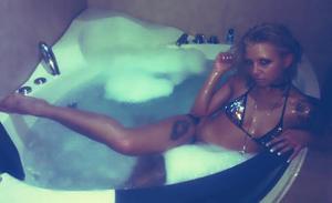 Scarlett from Washington is DTF, are you?