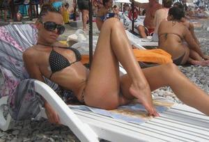 Bobette from Fort Myers Beach, Florida is looking for adult webcam chat