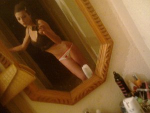 Rayna from New Jersey is looking for adult webcam chat