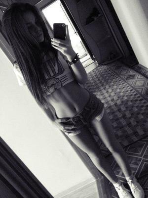 Carole from Newport East, Rhode Island is looking for adult webcam chat