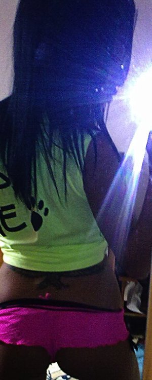 Escorts like Brooke are down to fuck you now!