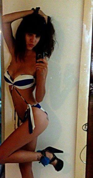 Vicenta from Brookfield, Wisconsin is looking for adult webcam chat