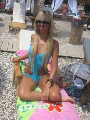Meet local singles like Ximena from Illinois who want to fuck tonight
