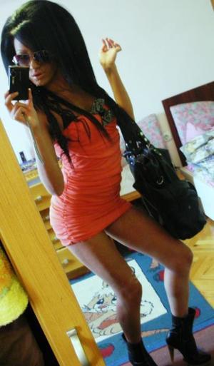 Jaylene from Kentucky is interested in nsa sex with a nice, young man