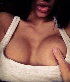 Simone is a cheater looking for a guy like you!