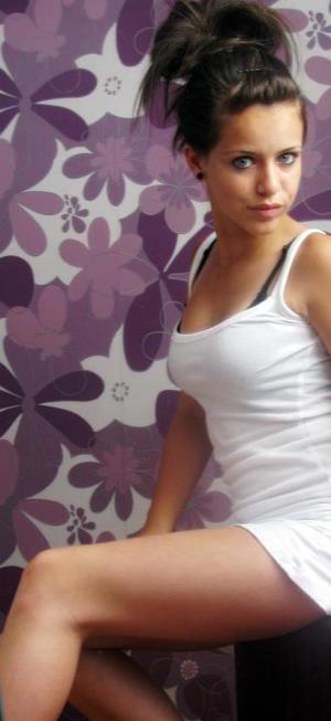 Lee from Arizona is looking for adult webcam chat